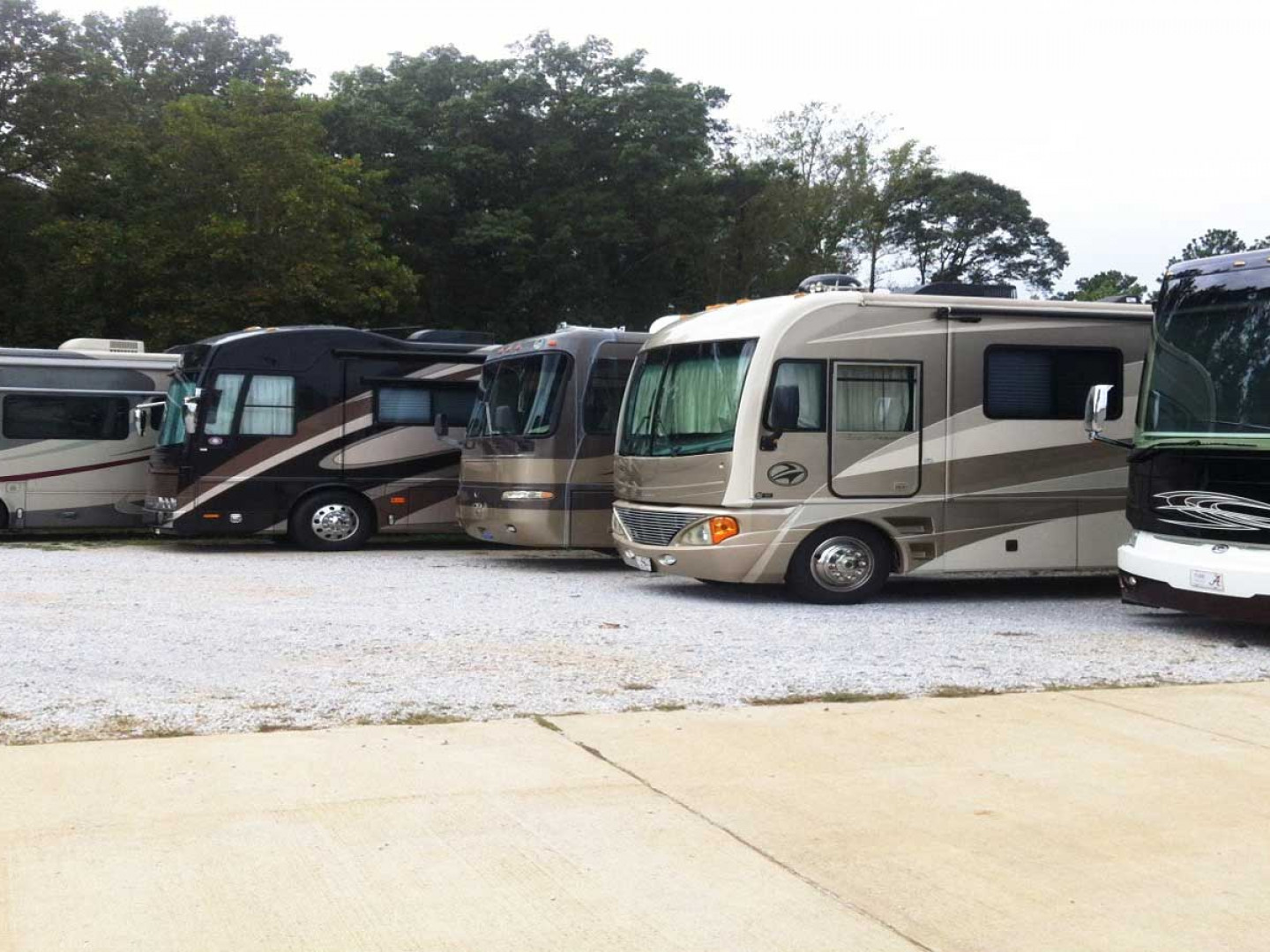 Football Tailgating Space in Cottondale, AL RV Tailgating Bama RV